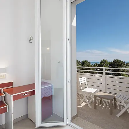 Hotel Flora 3*