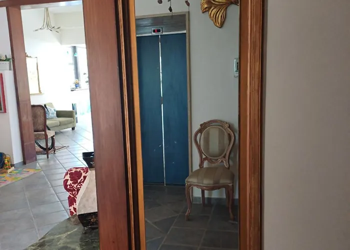 Flora فندق تْشيزيناتيكو