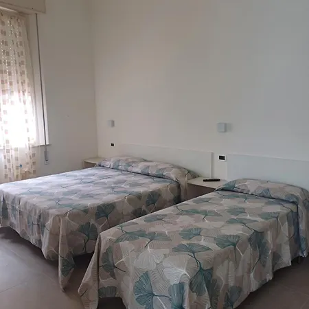 Hotel Flora 3*
