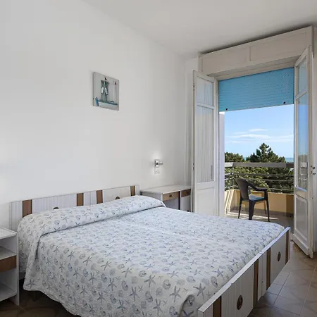 Hotel Flora 3*