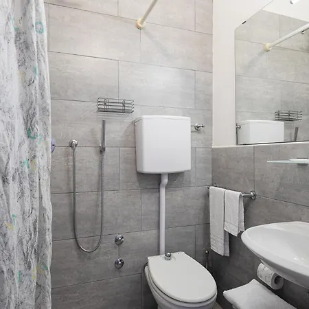Hotel Flora Отель Чезенатико
