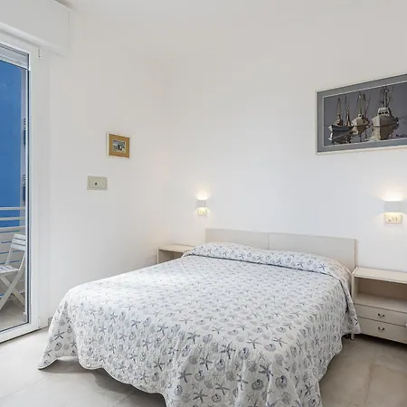 Otel Flora
