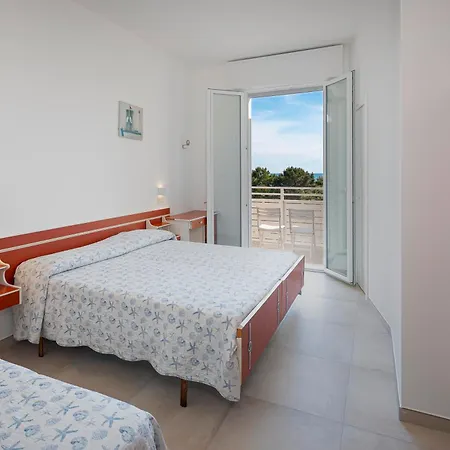 Flora Hotel 3*