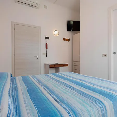 Flora Hotel Cesenatico