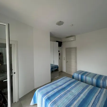 Hotel Flora 3*