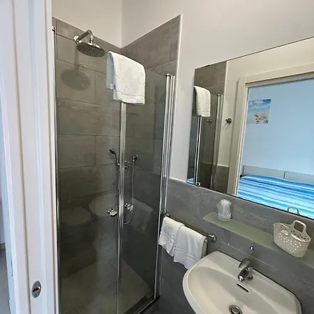 Отель Hotel Flora Чезенатико
