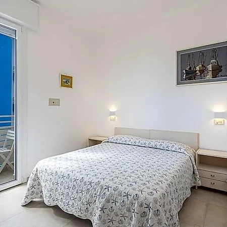 Hotel Flora 3*