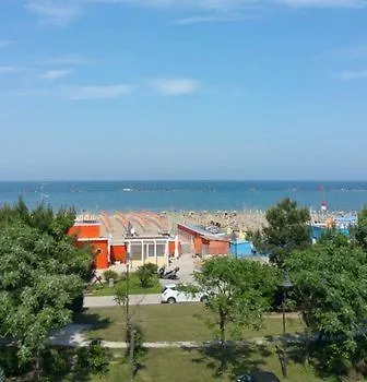 Hotel Flora 3*