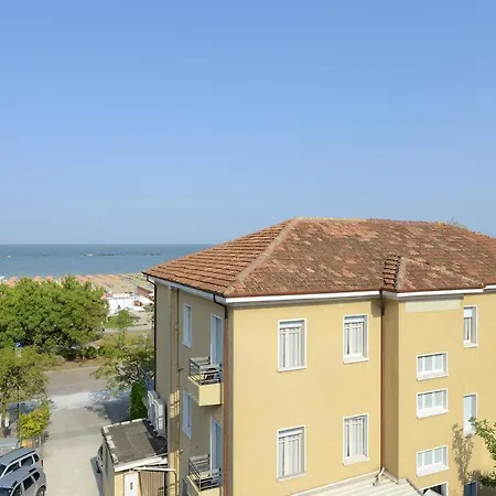 Otel Flora