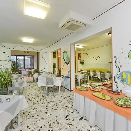 Hotel Flora 3* Cesenatico