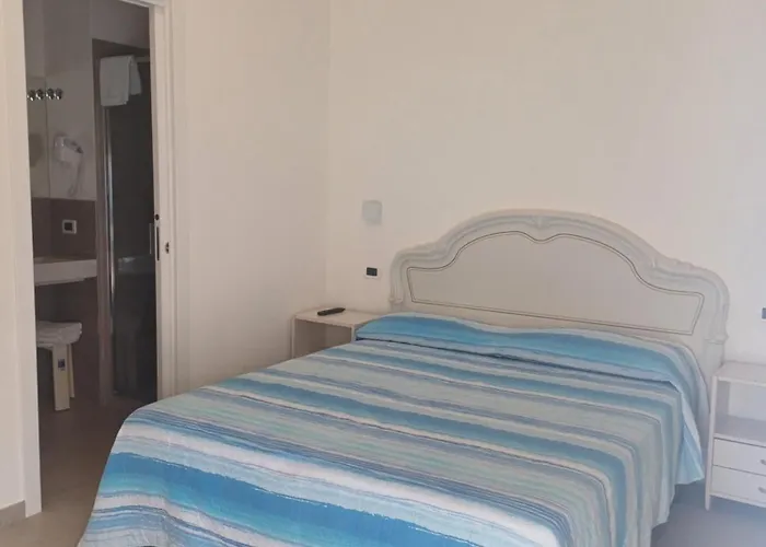 מלון Flora צ'סנטיקו