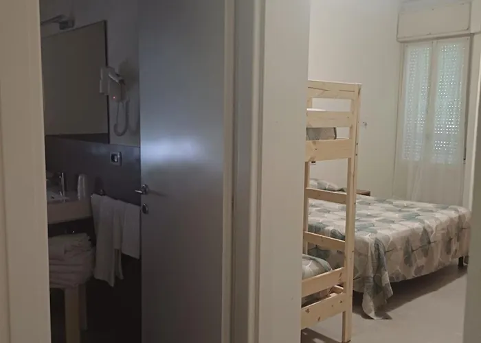 Hotel Flora 3*